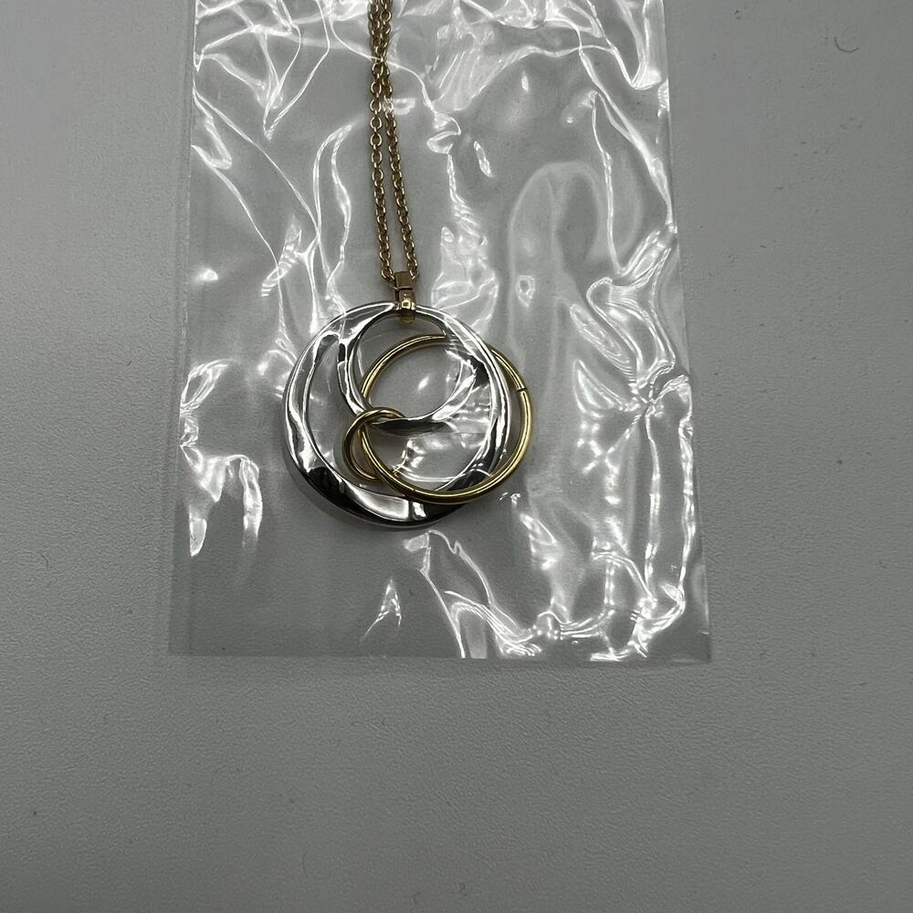 Francesca's NWT Mixed Metal Interlocking‎ Circle Necklace